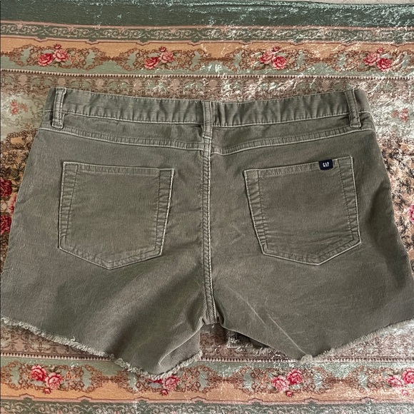 GAP|Sage Green Women's Frayed Corduroy Shorts|Size 12|EUC - Picture 7 of 7